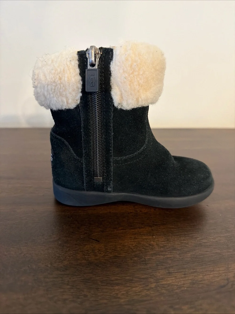 UGG Australia Toddler Little Girl Cuffed Boot T JORIE II, Black, size 6